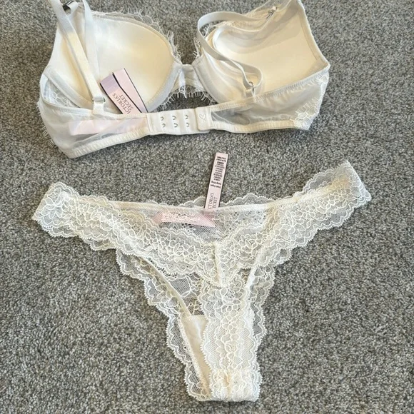 🛍️ NWT Victoria’s Secret Matching Push Up Bra & Lace Thong Set - Picture 5 of 7